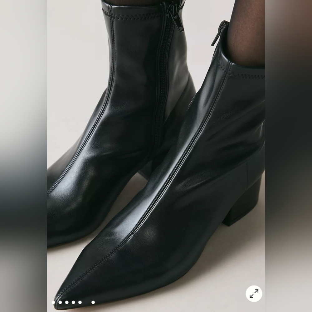 Silent D Short Kali Ankle Black Boots, Retail Price $160.00 USD, Size 5- 5.5 US - Picture 6 of 16